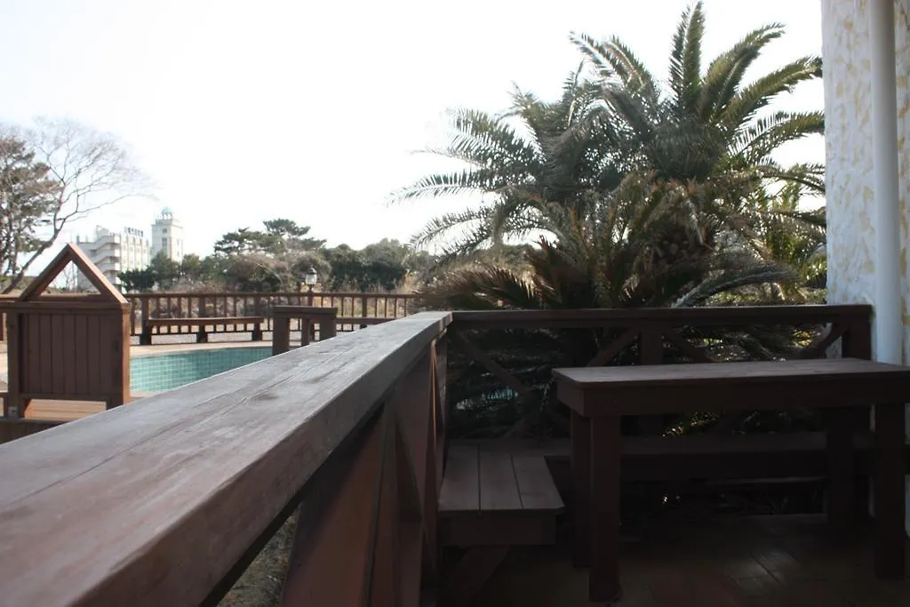 Queensbay Pension Jeju