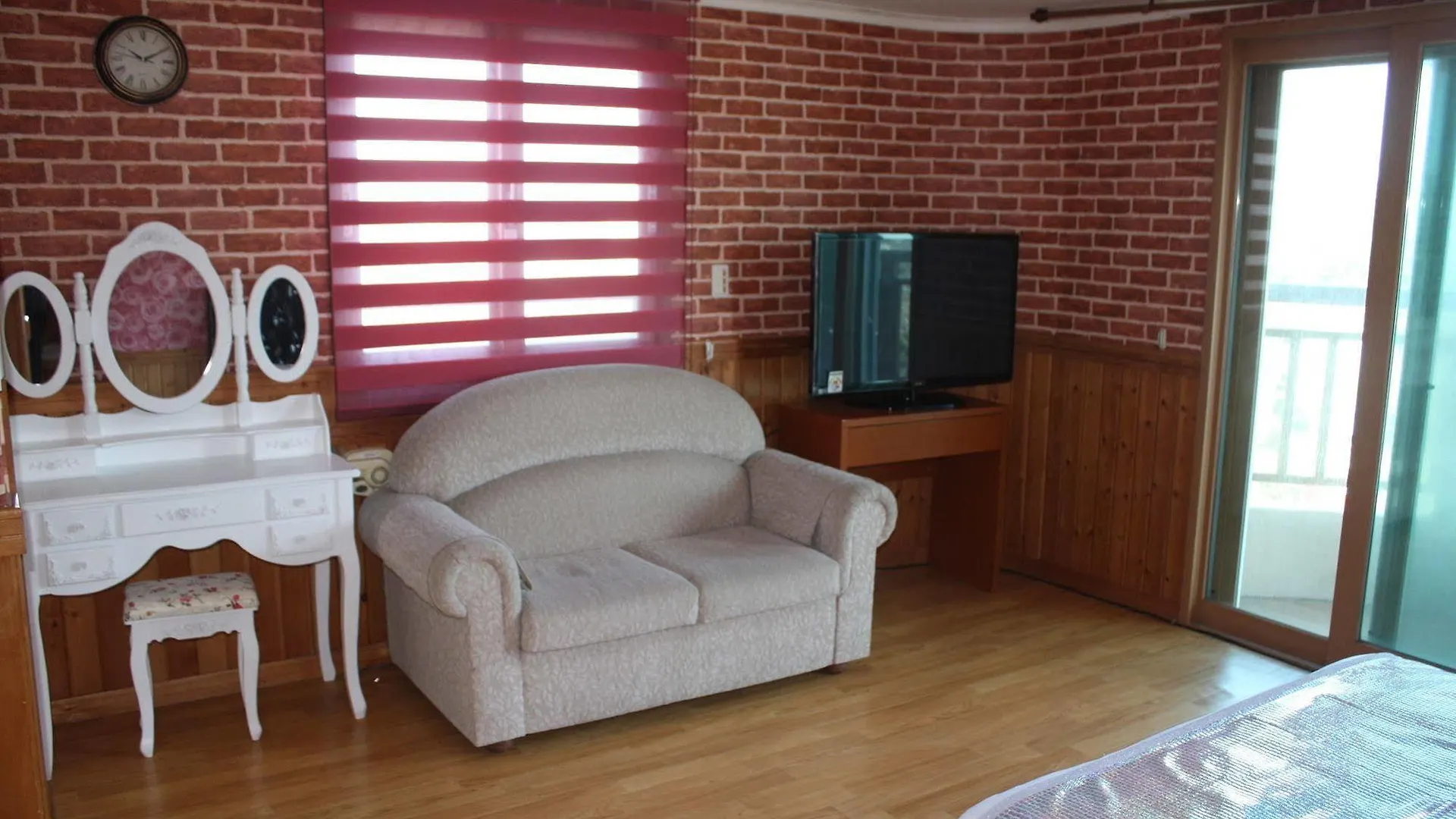 Queensbay Pension Jeju 0*,